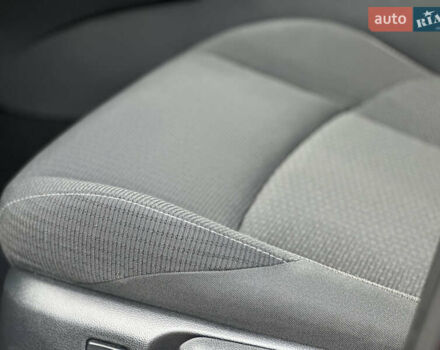 Красный Тойота C-HR, объемом двигателя 1.99 л и пробегом 46 тыс. км за 21500 $, фото 95 на Automoto.ua