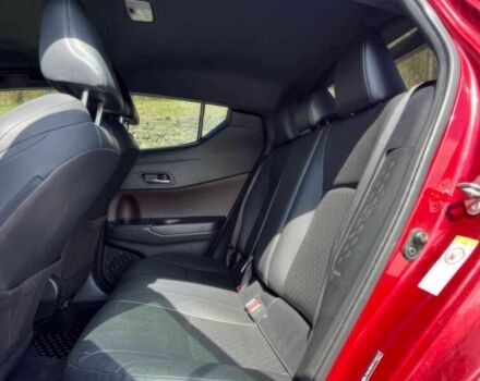 Красный Тойота C-HR, объемом двигателя 2 л и пробегом 37 тыс. км за 11200 $, фото 10 на Automoto.ua