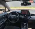 Красный Тойота C-HR, объемом двигателя 2 л и пробегом 61 тыс. км за 18300 $, фото 54 на Automoto.ua