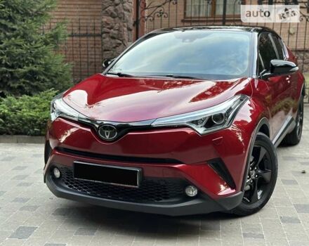 Красный Тойота C-HR, объемом двигателя 1.2 л и пробегом 59 тыс. км за 24700 $, фото 21 на Automoto.ua