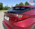 Красный Тойота C-HR, объемом двигателя 2 л и пробегом 61 тыс. км за 18300 $, фото 16 на Automoto.ua