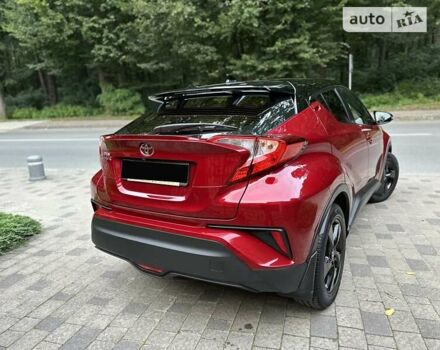 Красный Тойота C-HR, объемом двигателя 1.2 л и пробегом 59 тыс. км за 24700 $, фото 95 на Automoto.ua