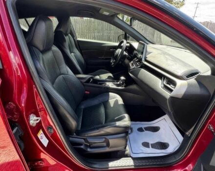 Тойота C-HR 2019 в Кривом Роге на Automoto.ua Красный Тойота C-HR, объемом двигателя 2 л и пробегом 49 тыс. км за 7400 $, фото 9 на Automoto.ua