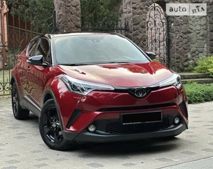 Красный Тойота C-HR, объемом двигателя 1.2 л и пробегом 59 тыс. км за 24700 $, фото 77 на Automoto.ua