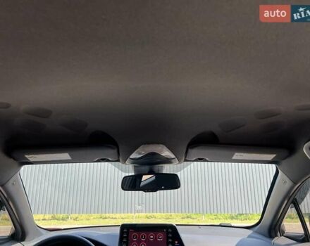 Красный Тойота C-HR, объемом двигателя 2 л и пробегом 61 тыс. км за 18300 $, фото 56 на Automoto.ua