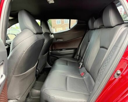 Красный Тойота C-HR, объемом двигателя 2 л и пробегом 66 тыс. км за 7400 $, фото 10 на Automoto.ua