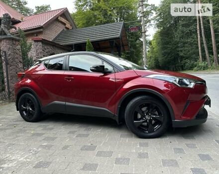 Красный Тойота C-HR, объемом двигателя 1.2 л и пробегом 59 тыс. км за 24700 $, фото 88 на Automoto.ua