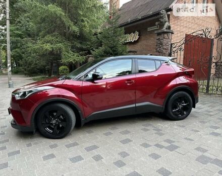 Красный Тойота C-HR, объемом двигателя 1.2 л и пробегом 59 тыс. км за 24700 $, фото 27 на Automoto.ua