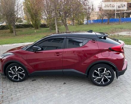 Красный Тойота C-HR, объемом двигателя 1.99 л и пробегом 28 тыс. км за 25500 $, фото 2 на Automoto.ua