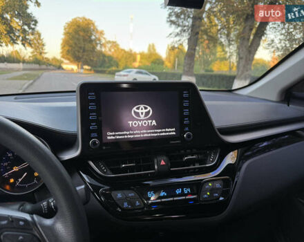 Червоний Тойота C-HR, об'ємом двигуна 2 л та пробігом 80 тис. км за 19000 $, фото 23 на Automoto.ua