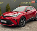 Красный Тойота C-HR, объемом двигателя 1.8 л и пробегом 79 тыс. км за 24800 $, фото 1 на Automoto.ua