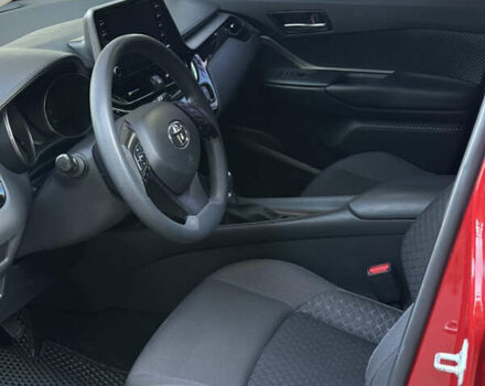 Червоний Тойота C-HR, об'ємом двигуна 2 л та пробігом 80 тис. км за 19000 $, фото 16 на Automoto.ua