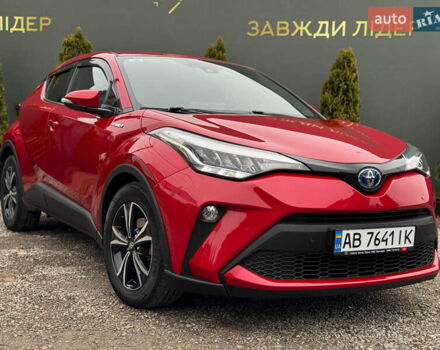 Красный Тойота C-HR, объемом двигателя 1.8 л и пробегом 79 тыс. км за 24800 $, фото 10 на Automoto.ua