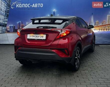 Красный Тойота C-HR, объемом двигателя 1.99 л и пробегом 40 тыс. км за 20000 $, фото 1 на Automoto.ua