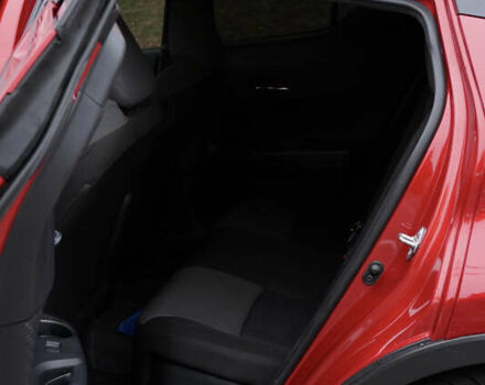 Красный Тойота C-HR, объемом двигателя 2 л и пробегом 73 тыс. км за 18800 $, фото 15 на Automoto.ua