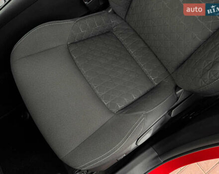 Красный Тойота C-HR, объемом двигателя 1.8 л и пробегом 79 тыс. км за 24800 $, фото 43 на Automoto.ua