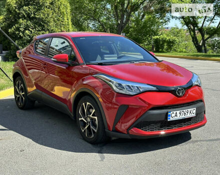 Красный Тойота C-HR, объемом двигателя 2 л и пробегом 52 тыс. км за 22500 $, фото 3 на Automoto.ua