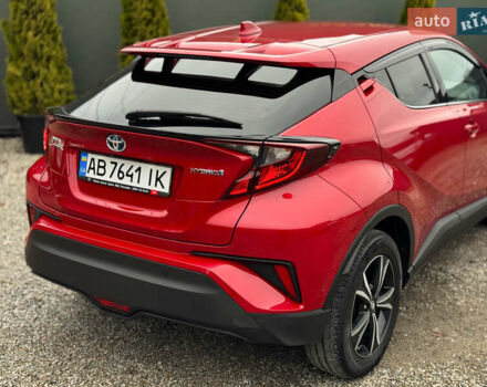 Красный Тойота C-HR, объемом двигателя 1.8 л и пробегом 79 тыс. км за 24800 $, фото 6 на Automoto.ua