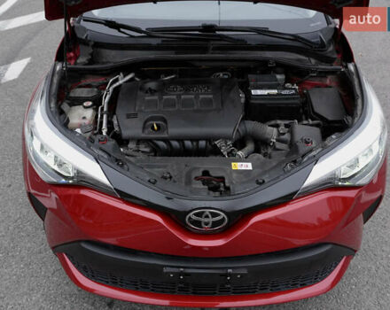 Красный Тойота C-HR, объемом двигателя 2 л и пробегом 73 тыс. км за 18800 $, фото 10 на Automoto.ua