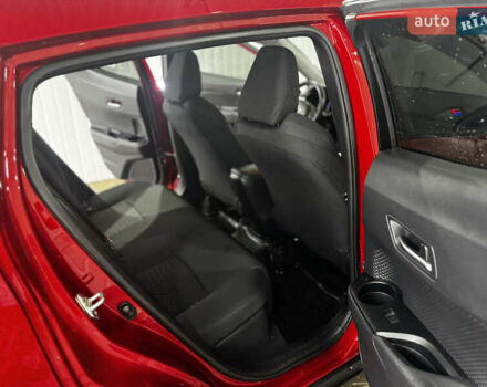 Тойота C-HR 2020 у Валках на Automoto.ua Червоний Тойота C-HR, об'ємом двигуна 2 л та пробігом 38 тис. км за 22000 $, фото 16 на Automoto.ua