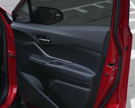 Красный Тойота C-HR, объемом двигателя 2 л и пробегом 73 тыс. км за 18800 $, фото 12 на Automoto.ua