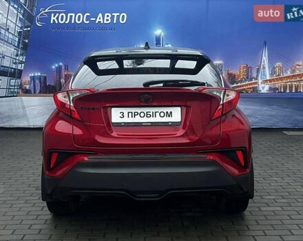 Красный Тойота C-HR, объемом двигателя 1.99 л и пробегом 40 тыс. км за 20000 $, фото 6 на Automoto.ua