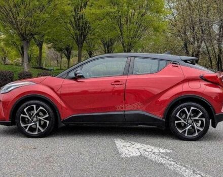 Красный Тойота C-HR, объемом двигателя 2 л и пробегом 66 тыс. км за 5500 $, фото 1 на Automoto.ua