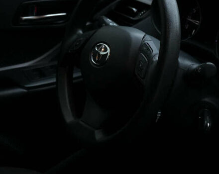 Красный Тойота C-HR, объемом двигателя 2 л и пробегом 73 тыс. км за 18800 $, фото 17 на Automoto.ua