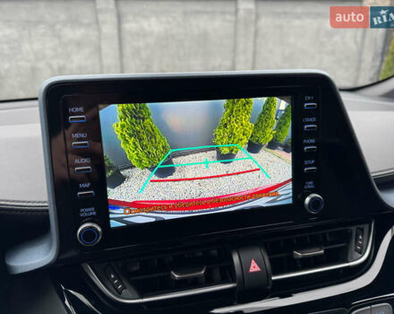 Красный Тойота C-HR, объемом двигателя 1.8 л и пробегом 79 тыс. км за 24800 $, фото 26 на Automoto.ua