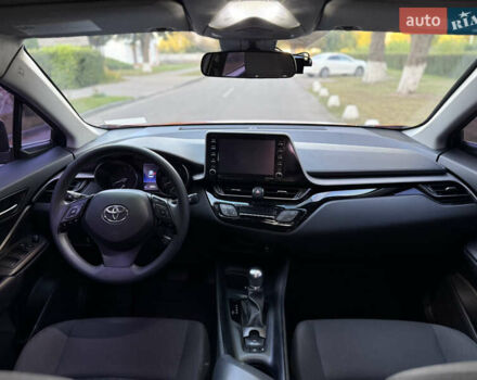 Червоний Тойота C-HR, об'ємом двигуна 2 л та пробігом 80 тис. км за 19000 $, фото 22 на Automoto.ua