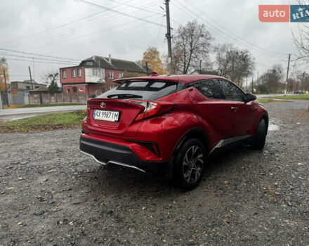 Тойота C-HR 2020 у Валках на Automoto.ua Червоний Тойота C-HR, об'ємом двигуна 2 л та пробігом 38 тис. км за 22000 $, фото 1 на Automoto.ua