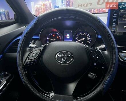 Красный Тойота C-HR, объемом двигателя 1.99 л и пробегом 40 тыс. км за 20000 $, фото 8 на Automoto.ua