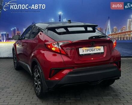 Красный Тойота C-HR, объемом двигателя 1.99 л и пробегом 40 тыс. км за 20000 $, фото 4 на Automoto.ua