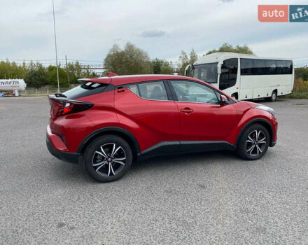 Красный Тойота C-HR, объемом двигателя 1.2 л и пробегом 50 тыс. км за 22000 $, фото 1 на Automoto.ua