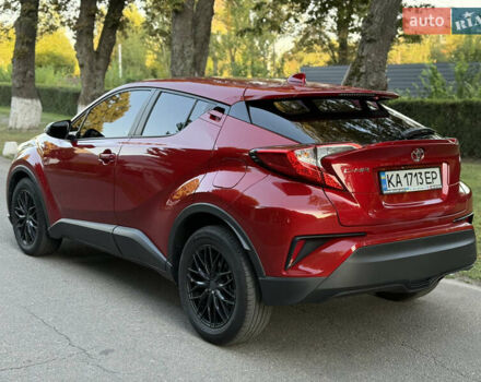 Червоний Тойота C-HR, об'ємом двигуна 2 л та пробігом 80 тис. км за 19000 $, фото 6 на Automoto.ua