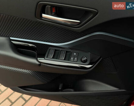 Красный Тойота C-HR, объемом двигателя 1.8 л и пробегом 79 тыс. км за 24800 $, фото 41 на Automoto.ua