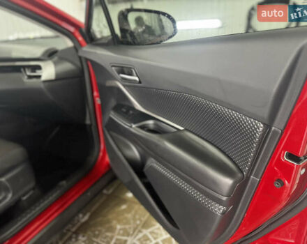 Тойота C-HR 2020 у Валках на Automoto.ua Червоний Тойота C-HR, об'ємом двигуна 2 л та пробігом 38 тис. км за 22000 $, фото 14 на Automoto.ua