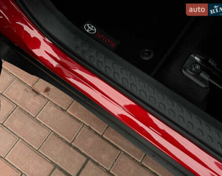 Красный Тойота C-HR, объемом двигателя 1.8 л и пробегом 79 тыс. км за 24800 $, фото 42 на Automoto.ua