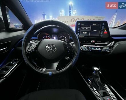 Красный Тойота C-HR, объемом двигателя 1.99 л и пробегом 40 тыс. км за 20000 $, фото 9 на Automoto.ua