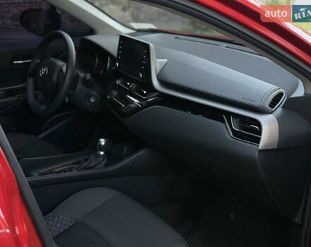 Червоний Тойота C-HR, об'ємом двигуна 2 л та пробігом 80 тис. км за 19000 $, фото 26 на Automoto.ua