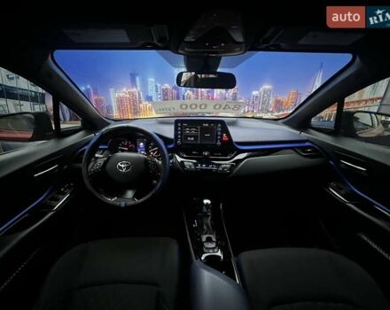 Красный Тойота C-HR, объемом двигателя 1.99 л и пробегом 40 тыс. км за 20000 $, фото 11 на Automoto.ua