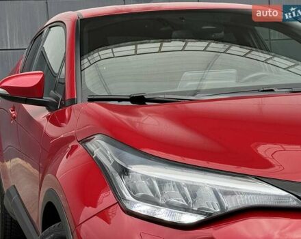 Красный Тойота C-HR, объемом двигателя 1.2 л и пробегом 59 тыс. км за 23900 $, фото 41 на Automoto.ua