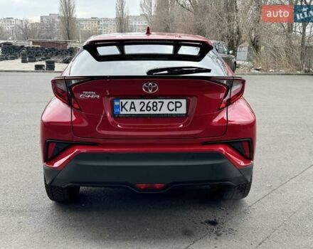 Красный Тойота C-HR, объемом двигателя 1.2 л и пробегом 59 тыс. км за 23900 $, фото 102 на Automoto.ua
