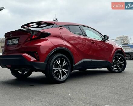 Красный Тойота C-HR, объемом двигателя 1.2 л и пробегом 59 тыс. км за 23900 $, фото 22 на Automoto.ua