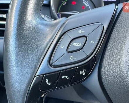 Красный Тойота C-HR, объемом двигателя 1.99 л и пробегом 69 тыс. км за 27493 $, фото 12 на Automoto.ua
