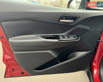 Красный Тойота C-HR, объемом двигателя 1.2 л и пробегом 59 тыс. км за 23900 $, фото 73 на Automoto.ua