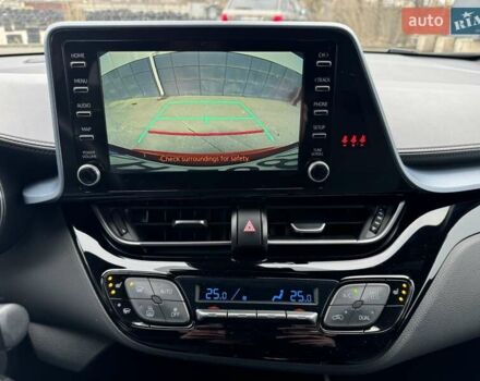 Красный Тойота C-HR, объемом двигателя 1.2 л и пробегом 59 тыс. км за 23900 $, фото 70 на Automoto.ua