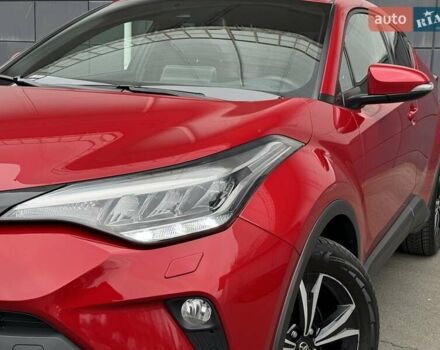 Красный Тойота C-HR, объемом двигателя 1.2 л и пробегом 59 тыс. км за 23900 $, фото 6 на Automoto.ua