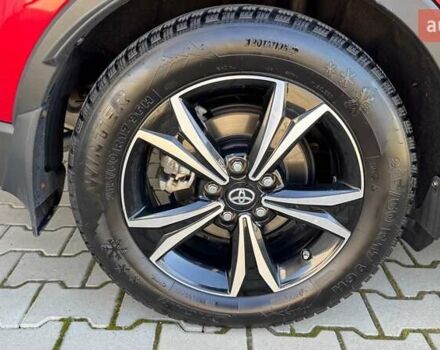 Красный Тойота C-HR, объемом двигателя 1.99 л и пробегом 69 тыс. км за 27493 $, фото 24 на Automoto.ua