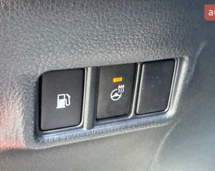 Красный Тойота C-HR, объемом двигателя 1.99 л и пробегом 69 тыс. км за 27493 $, фото 18 на Automoto.ua